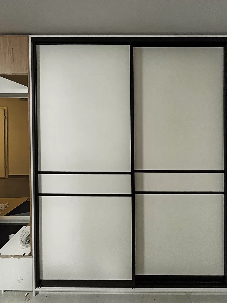 раздвижная дверь без направляющей,