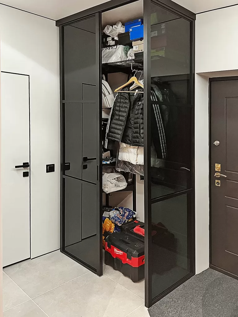 раздвижные двери купе без нижней направляющей, Гардеробная комната двери купе