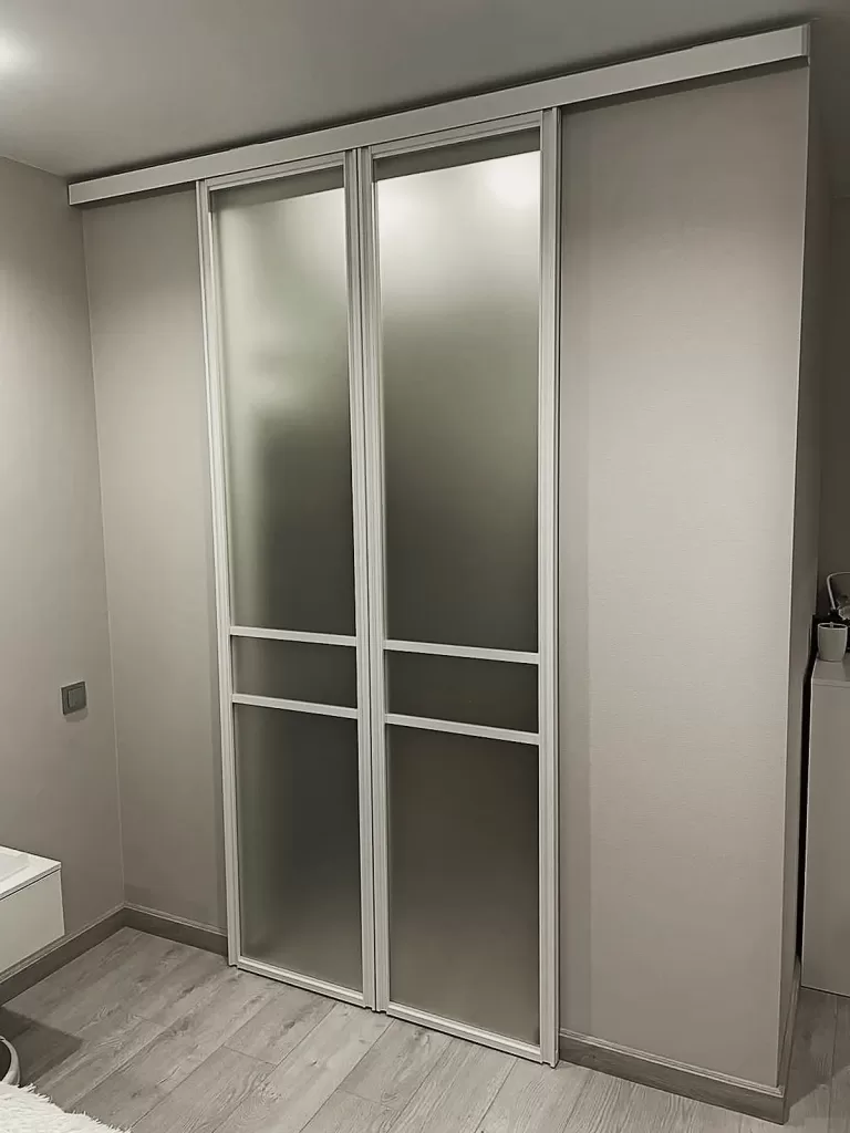 сдвижная дверь без направляющей