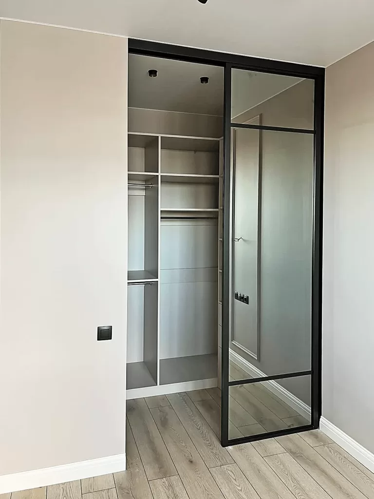 дверь купе без верхней направляющей