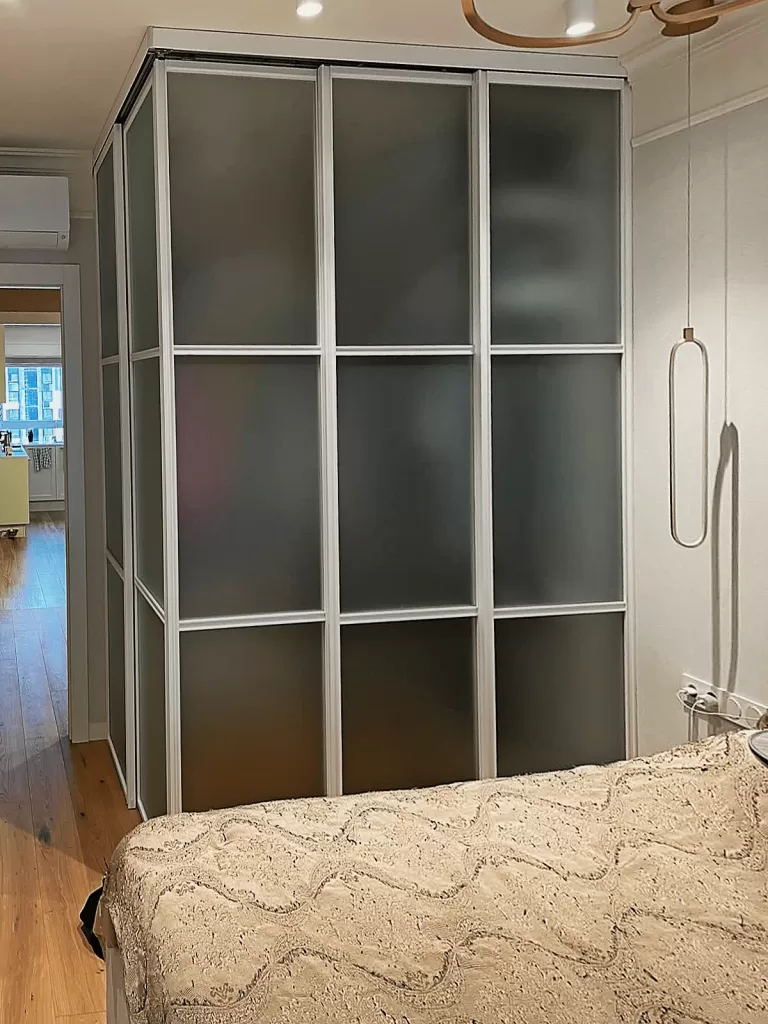 дверь раздвижная без нижней рельсы