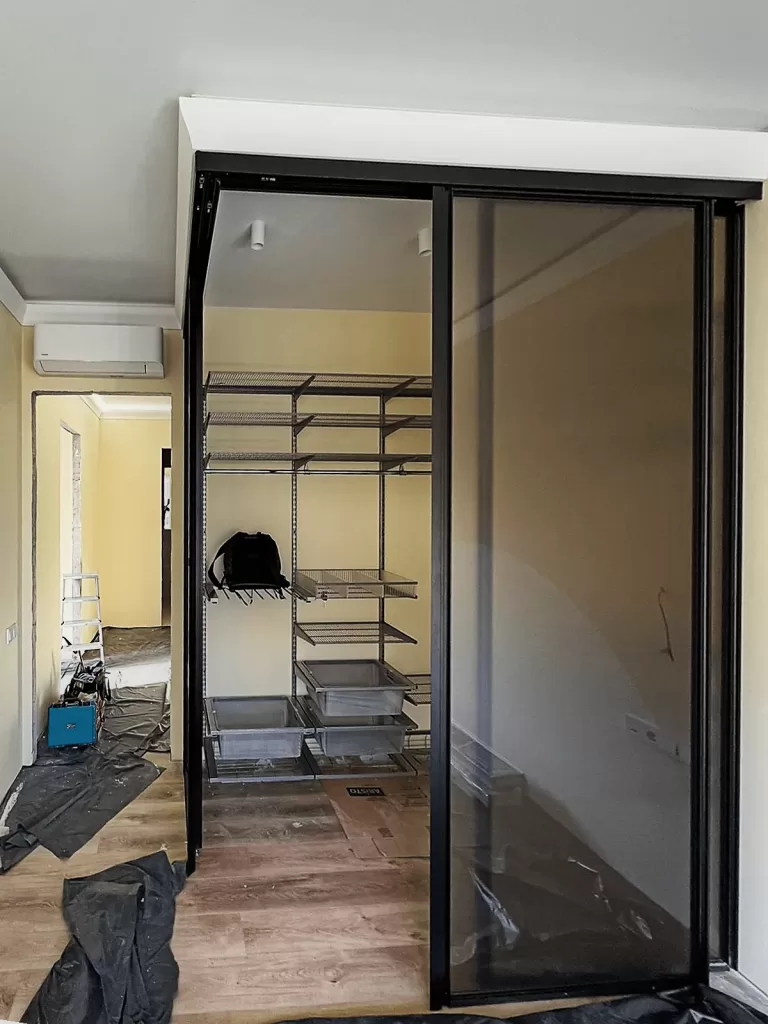 подвесная система дверей купе без нижней направляющей