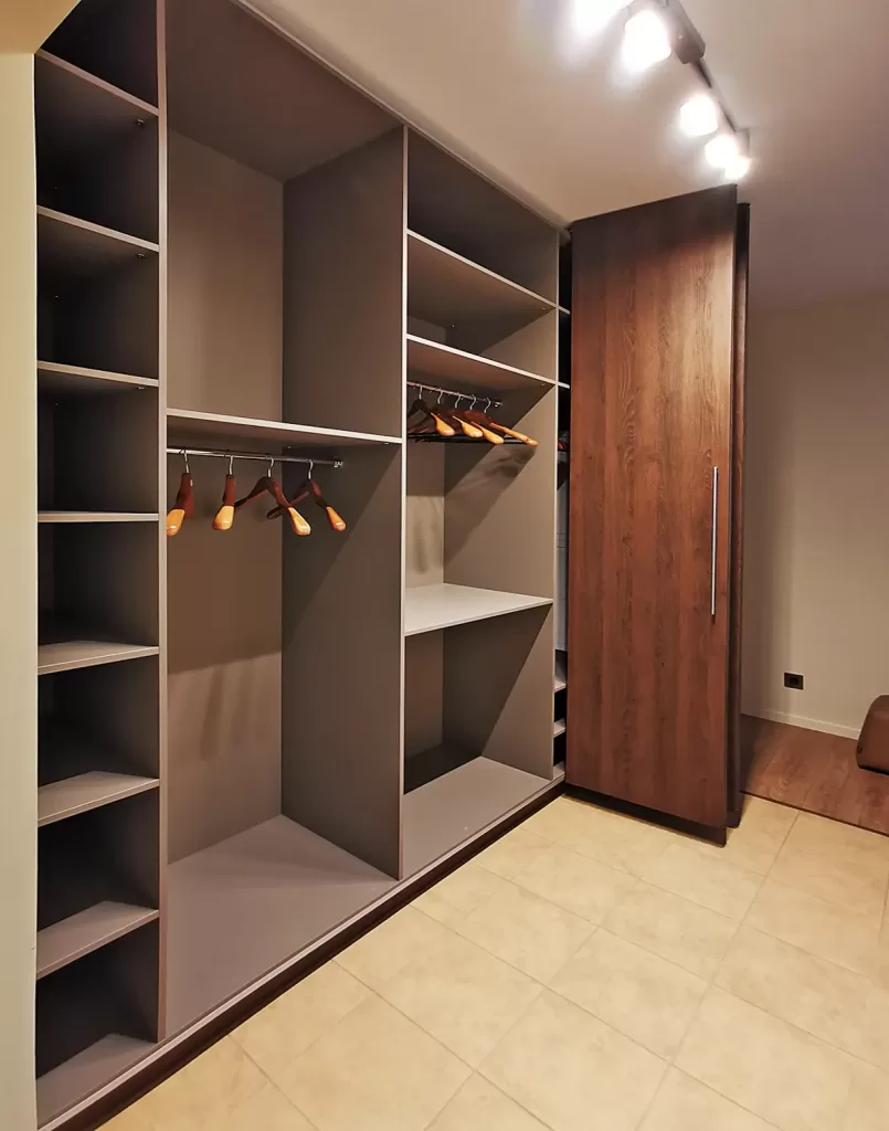 Гардеробная комната на заказ
складные двери купе