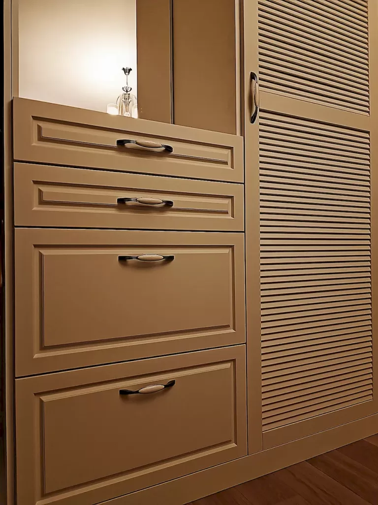 гардеробная комната под ключ, шкаф жалюзи