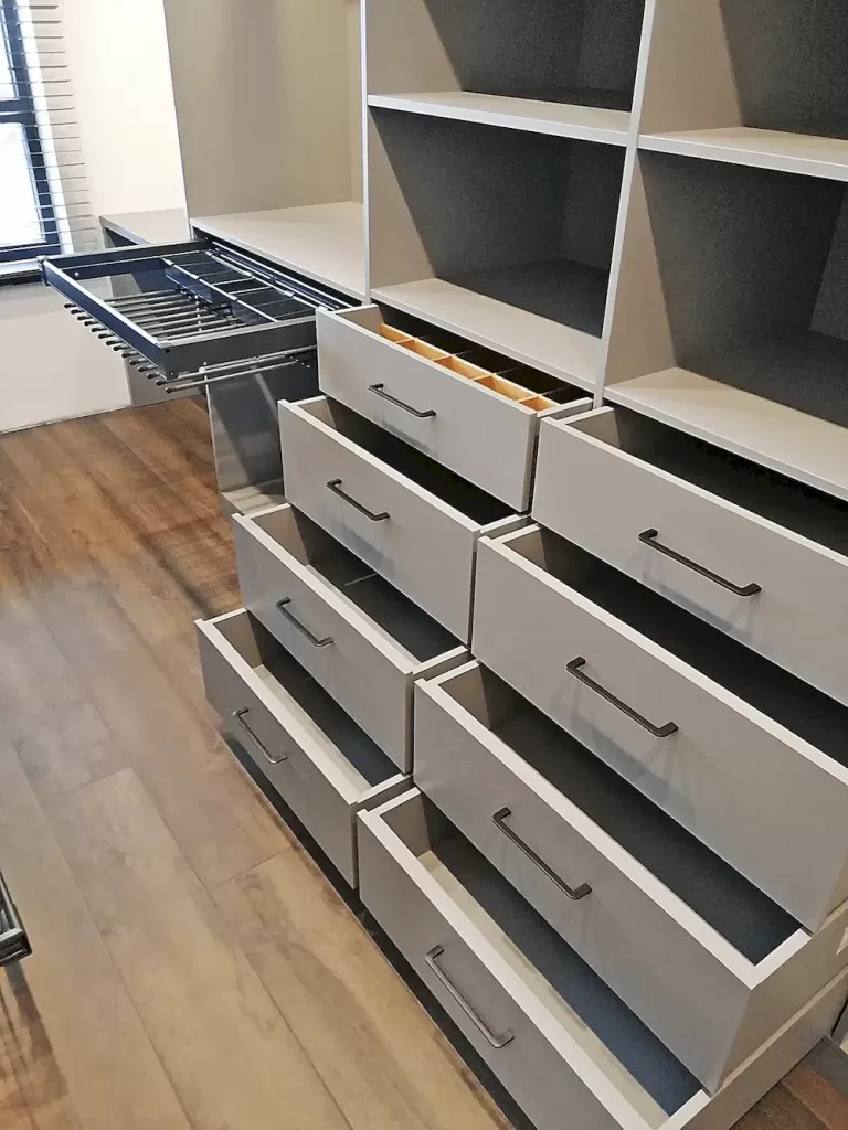 гардеробная комната под ключ
, корпусная классическая гардеробная