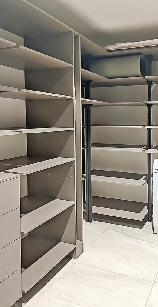 Гардеробная система на алюминиевых стойках Vitra Black