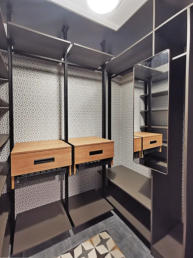 Гардеробная система VITRA Black из алюминиевых профилей