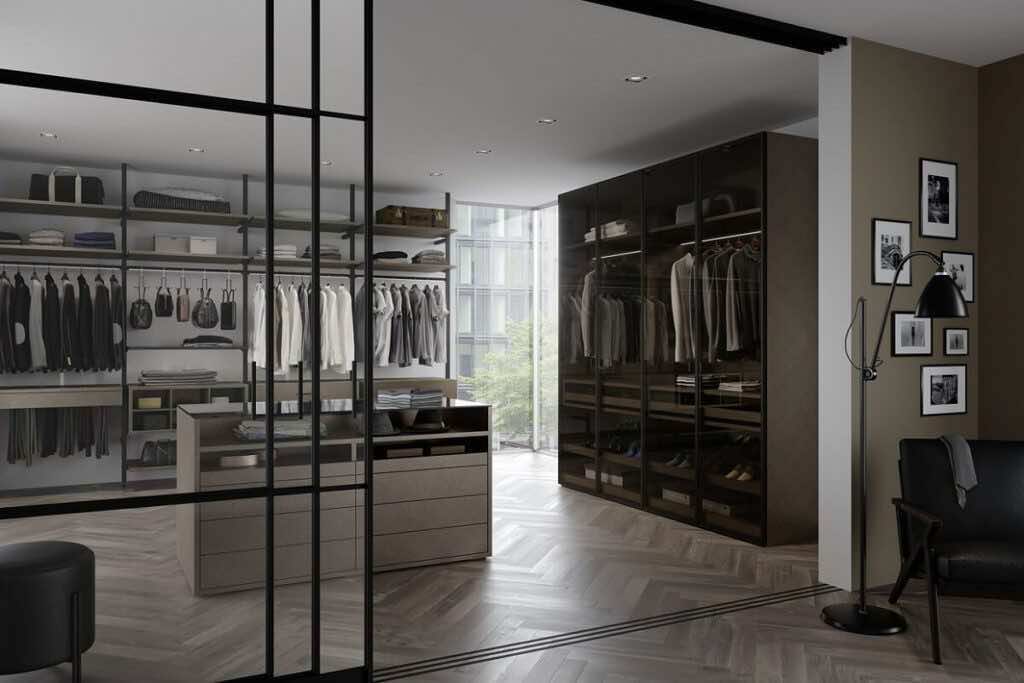 Гардеробная система с дверями купе