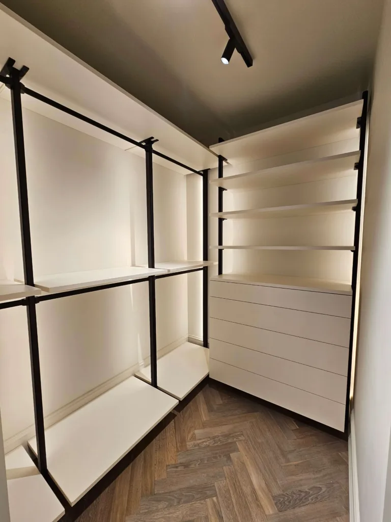 гардеробная для мальчика система Stilos Black 8