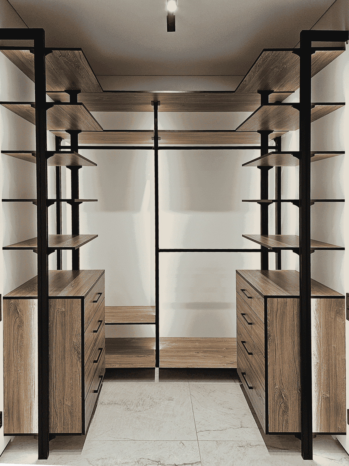 нужна гардеробная
Гардеробная в дом