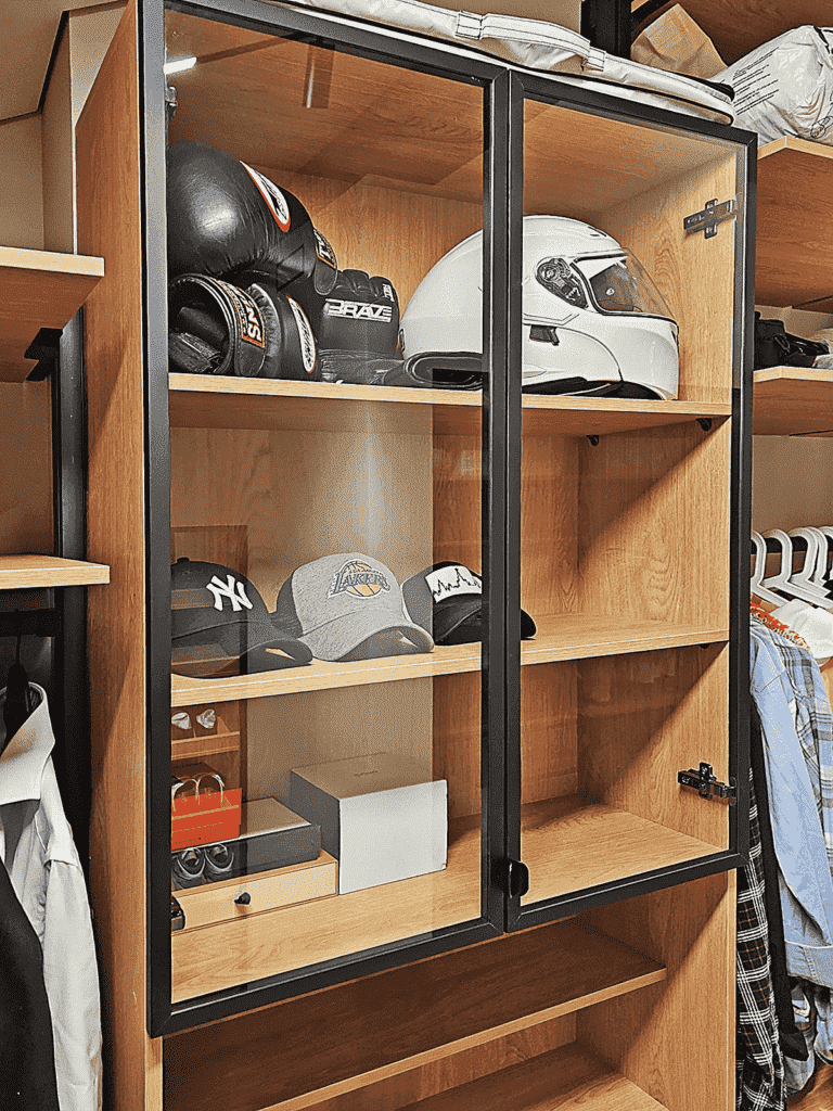 гардеробная в прихожей на заказ,гардеробная на заказ, индивидуальный гардероб в прихожую, изготовление гардеробных комнат, настраиваемая гардеробная система, мебель для гардеробной на заказ, заказать гардеробную мебель, персонализированная гардеробная, установка гардеробной в прихожей, дизайн гардеробной комнаты, проект гардеробной на заказ