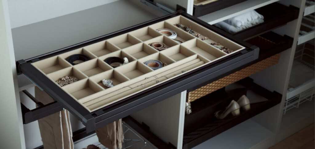 Аксессуары для гардеробной