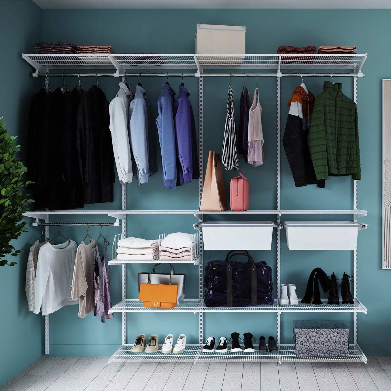 Гардеробная в квартире-студии — компактное решение для небольшого пространства