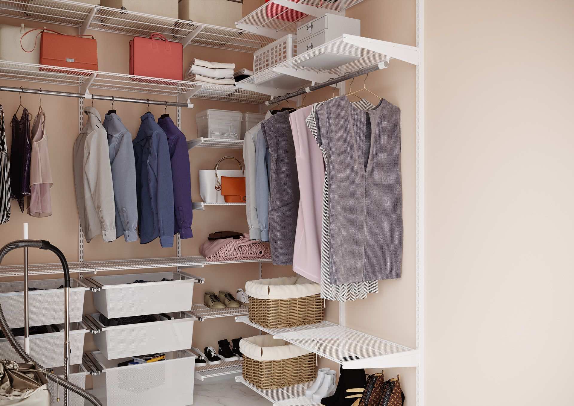 П-образная гардеробная с сетчатыми полками и корзинами — установка за 3 дня