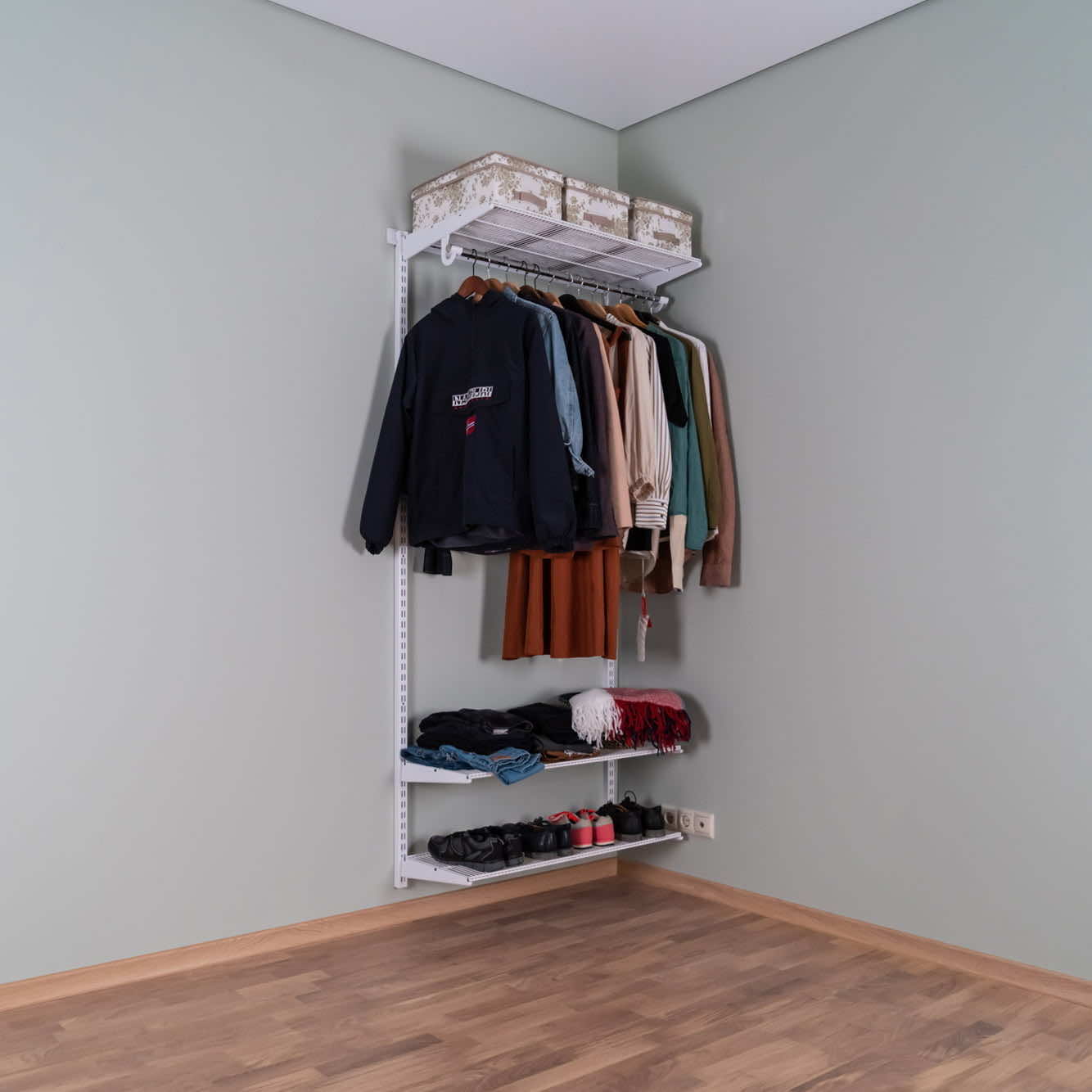 Гардеробная система №4: белая линия хранения с оптимальными размерами секций