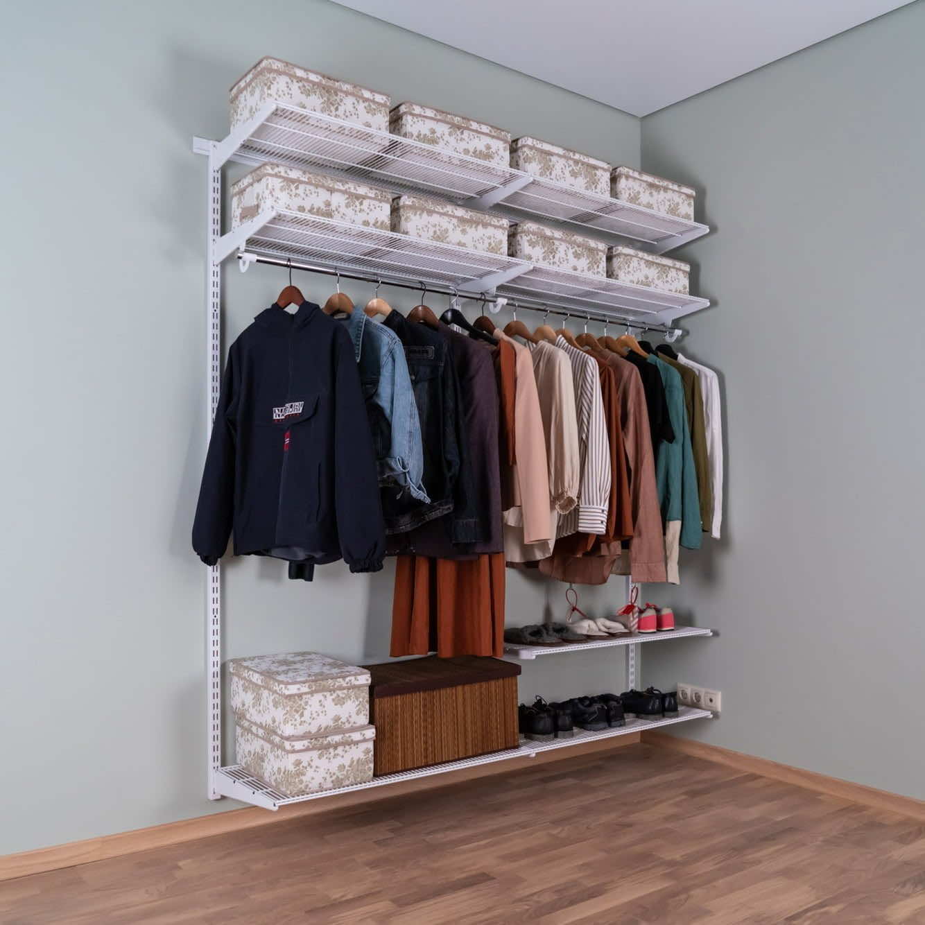 Гардеробная система №11 в белом цвете — чистая линия хранения с акцентом на лёгкость