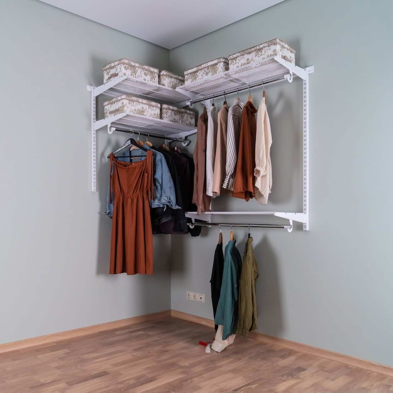 Гардеробная система №18 — белое решение с оптимизированной глубиной модулей