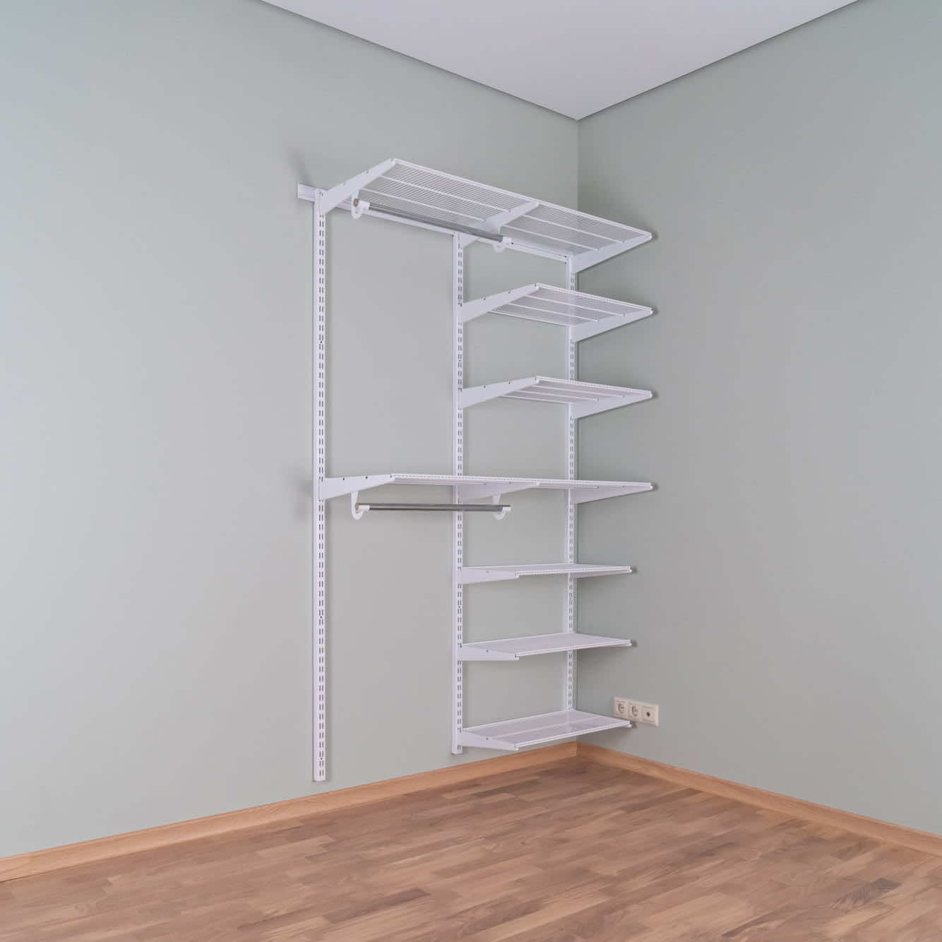 Гардеробная система №12 — белое исполнение, создающее ощущение порядка и открытого пространства