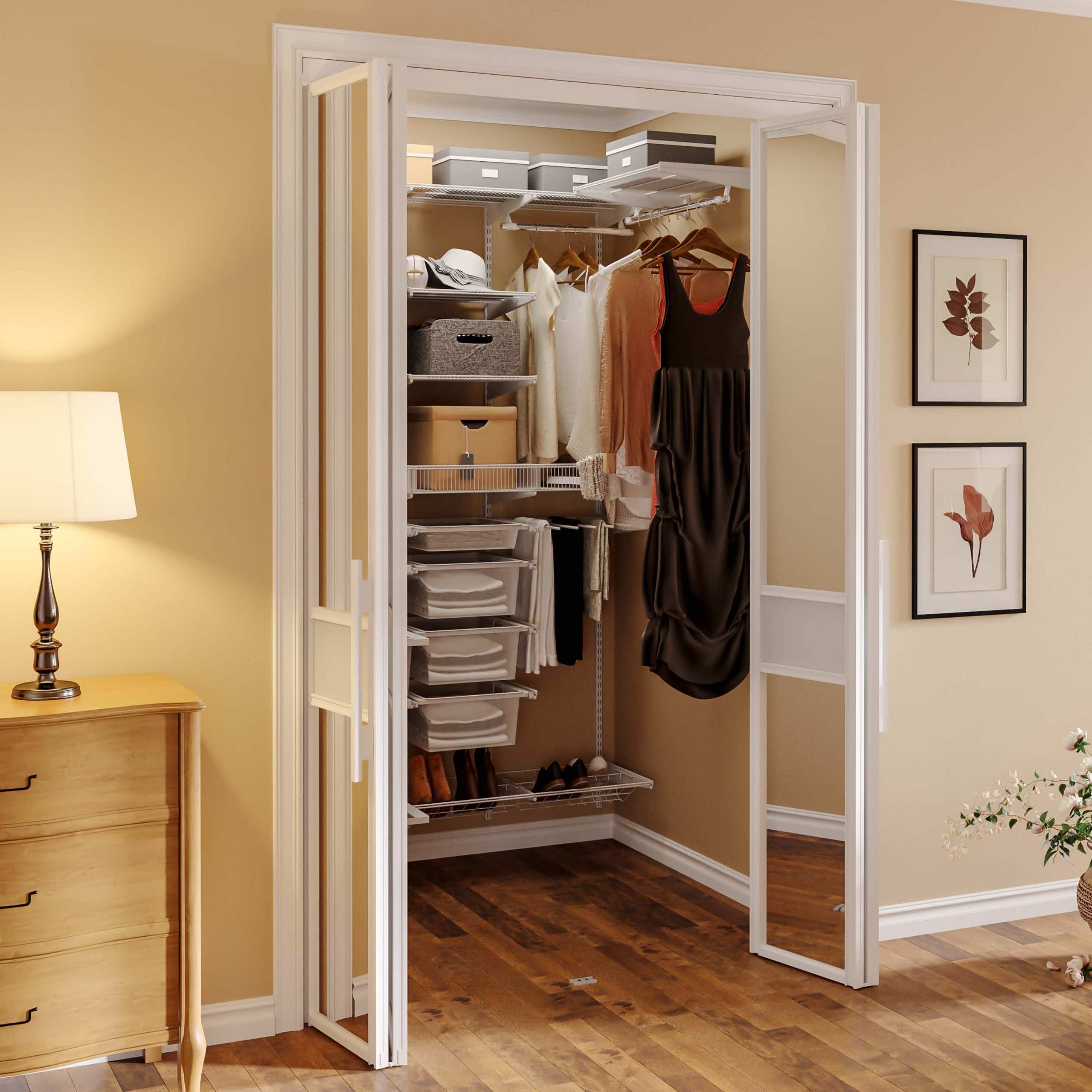 Встроенная гардеробная ARISTO 156×240×115 со складными зеркальными дверями — компактное решение для квартиры