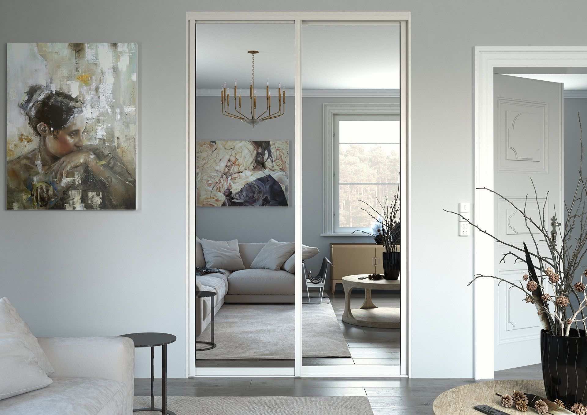 Встроенный шкаф-купе в нише с зеркальными дверями — универсальное решение для хранения