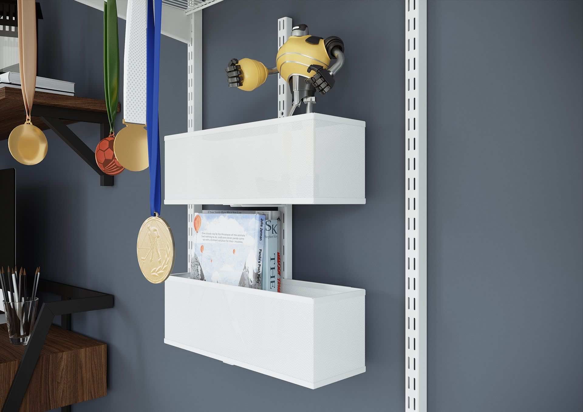 Настенные полки для подростка — металлическая конструкция с корзиной и крючками