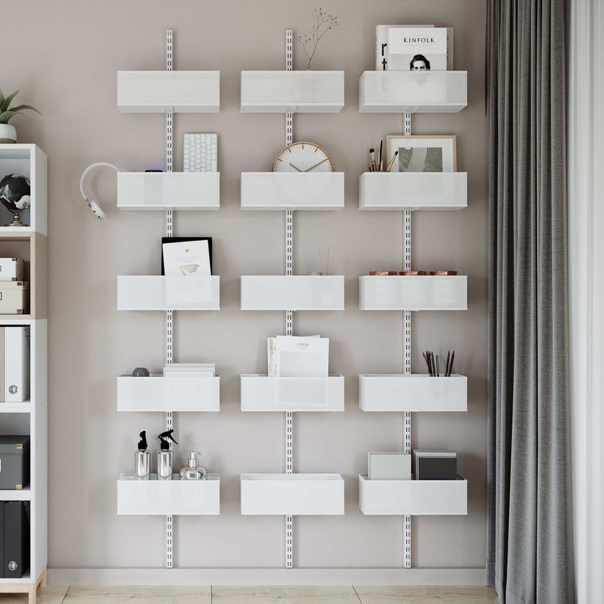 Стеллаж из навесных корзин — функциональная система для хранения вещей и аксессуаров