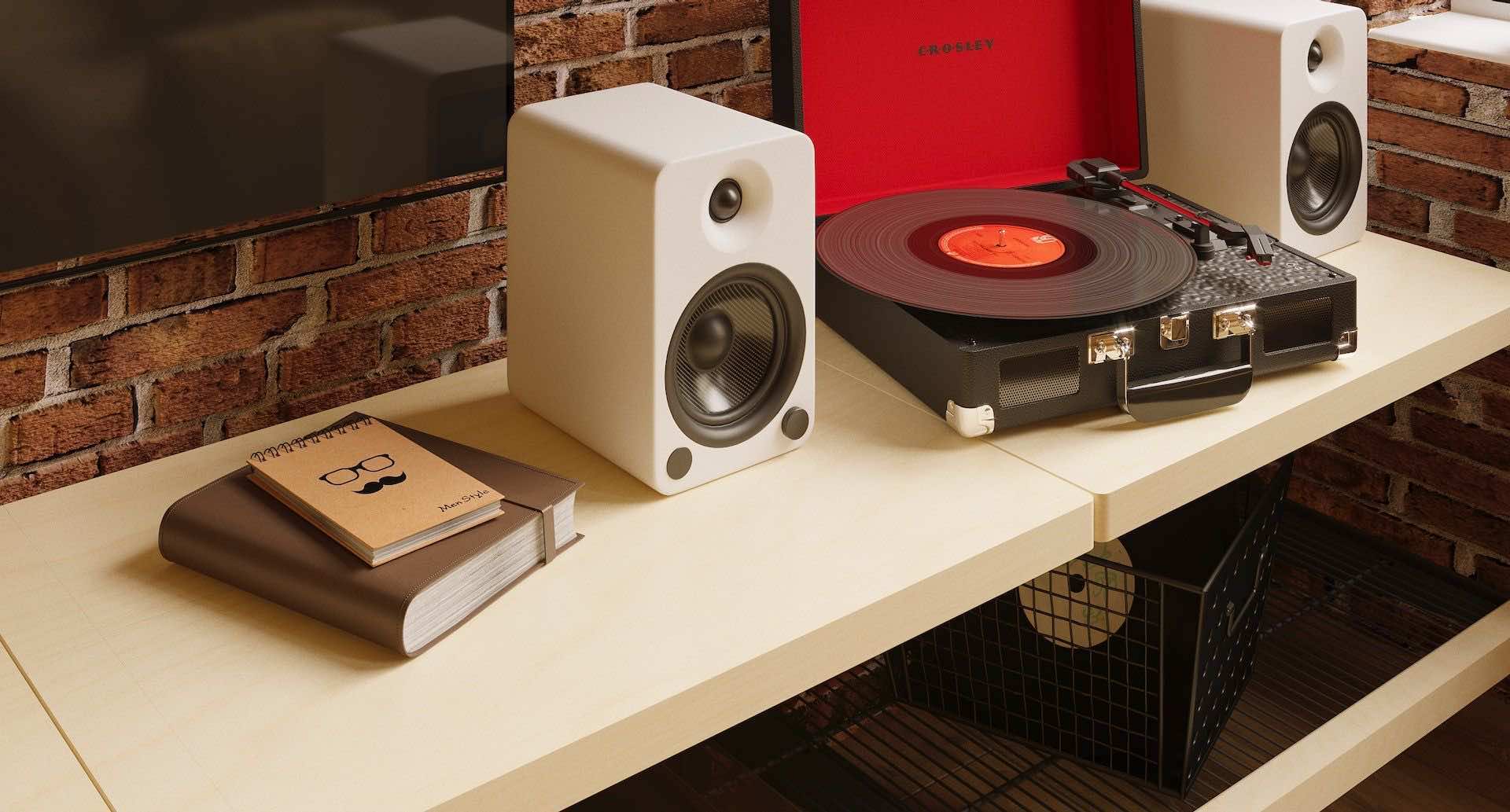 Система хранения ARISTO под лестницей — стильная конструкция в чёрном и светлом дереве