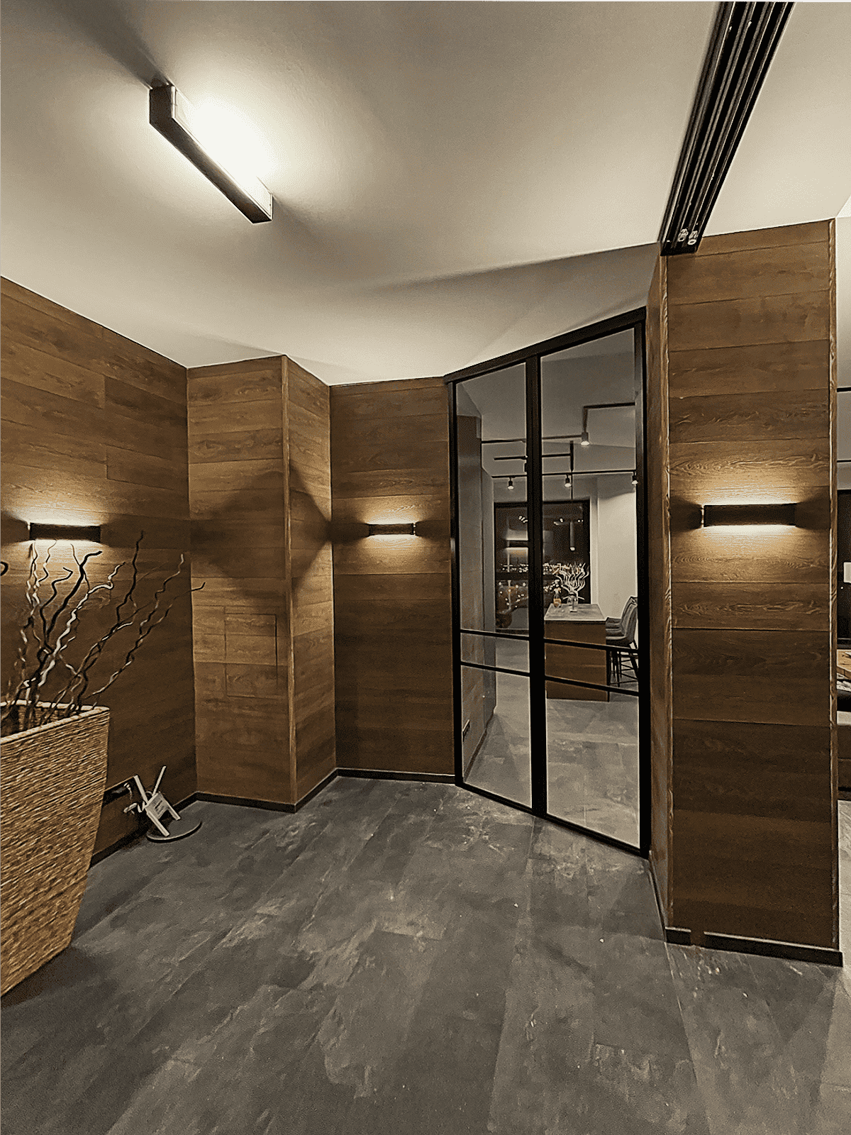 Стеклянные перегородки для гардеробной комнаты в спальне