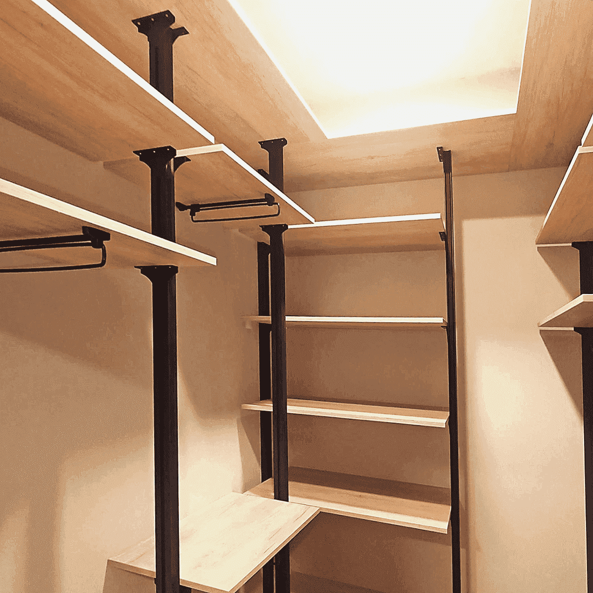 Гардеробная система Витра алюминий - функциональное решение для хранения вещей