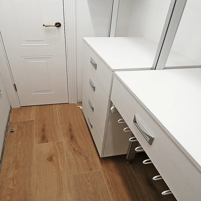 Гардеробная система SLIM EUREKA с постирочной для функционального хранения вещей