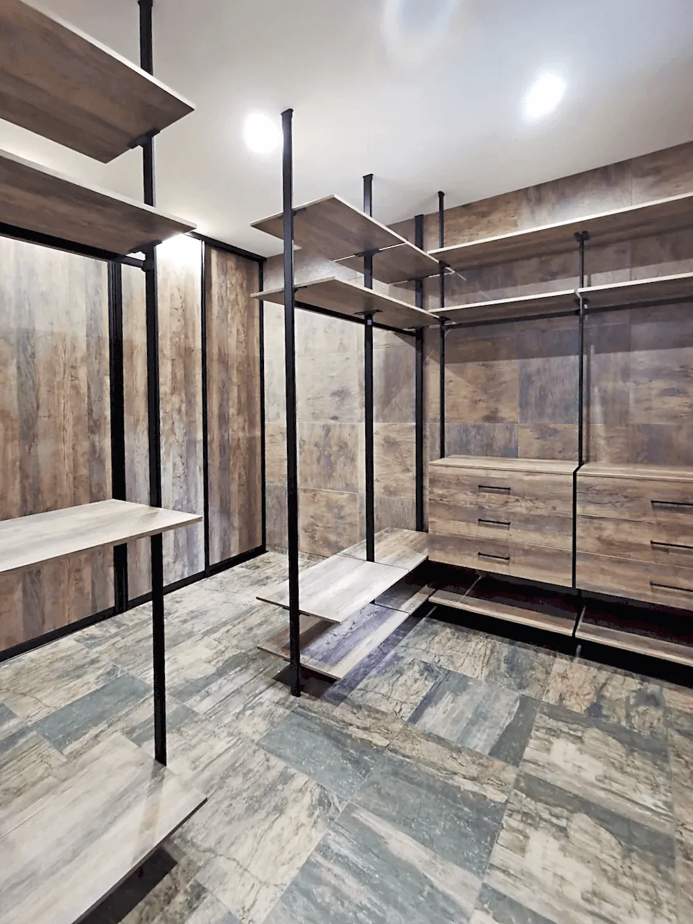 Гардеробная система VITRA Alum для стильного хранения одежды и аксессуаров