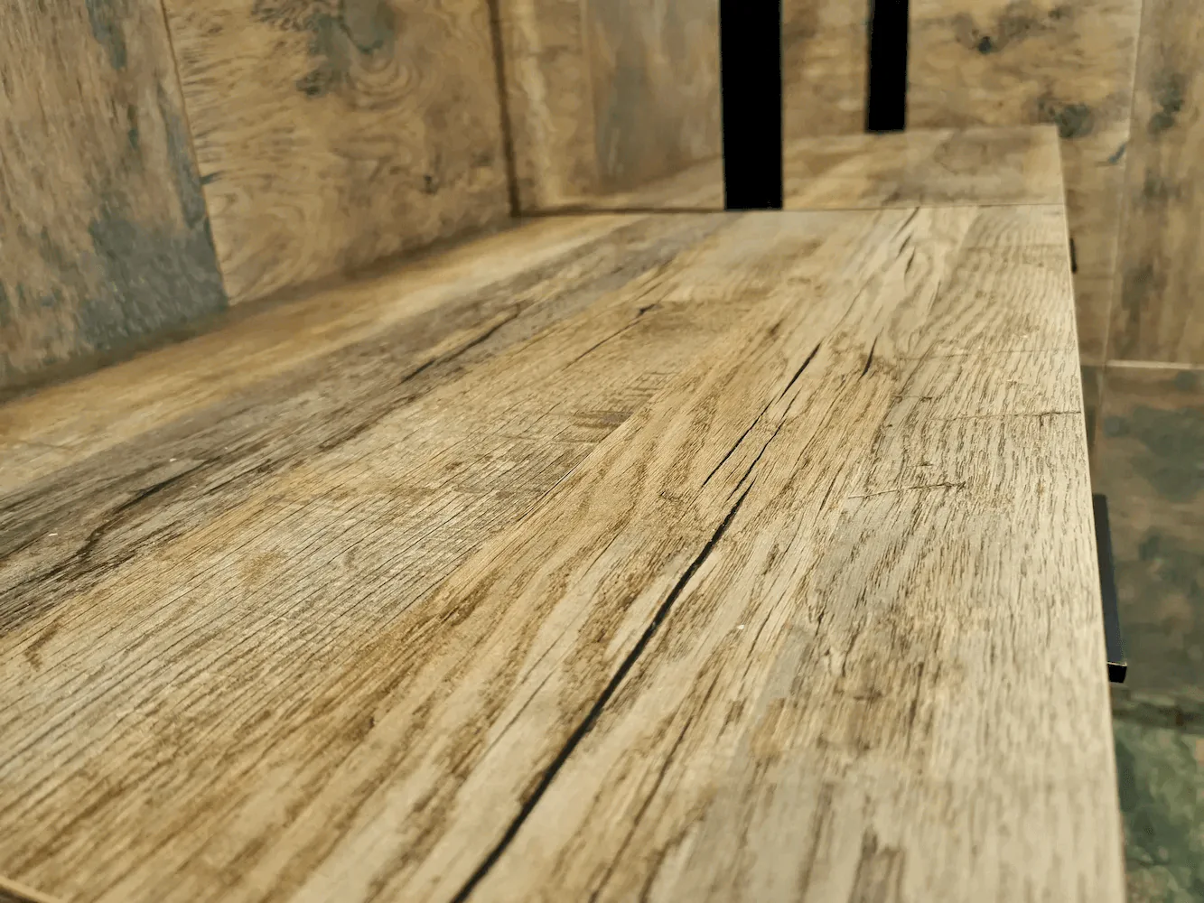 Гардеробная система VITRA Alum для стильного хранения одежды и аксессуаров