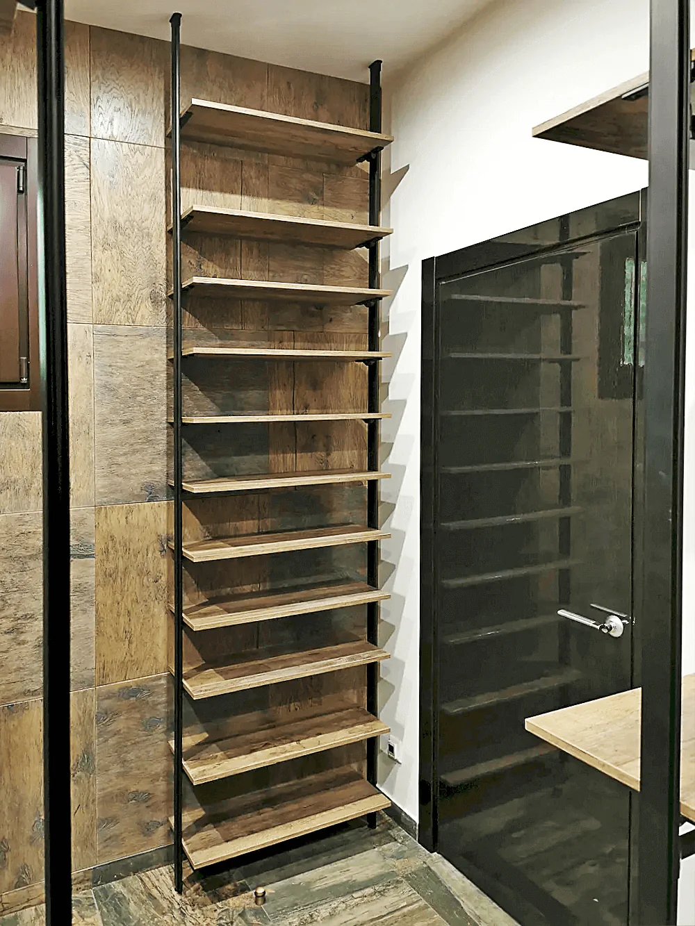 Гардеробная система VITRA Alum для стильного хранения одежды и аксессуаров