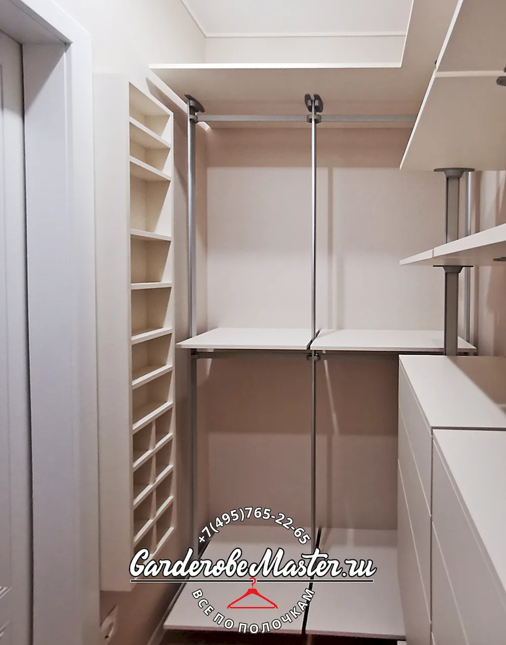 Гардеробная система на стойках из анодированного алюминия Stilos Gold от EUREKA ITALIA