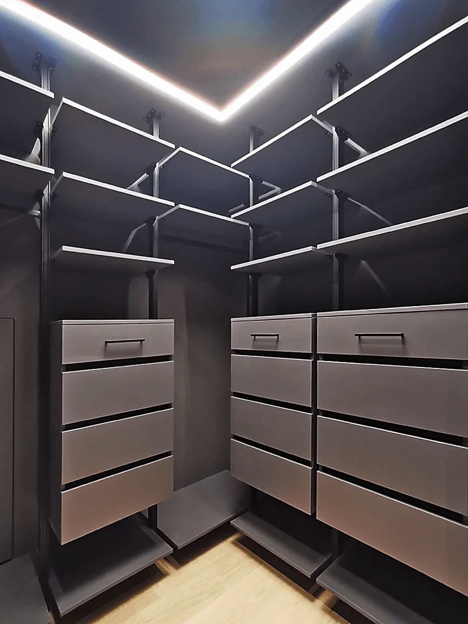 Гардеробная система VITRA Black из алюминиевых профилей для стильного хранения вещей