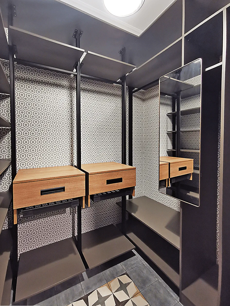 Гардеробная для мальчика Stilos Black с алюминиевыми стойками и LED подсветкой