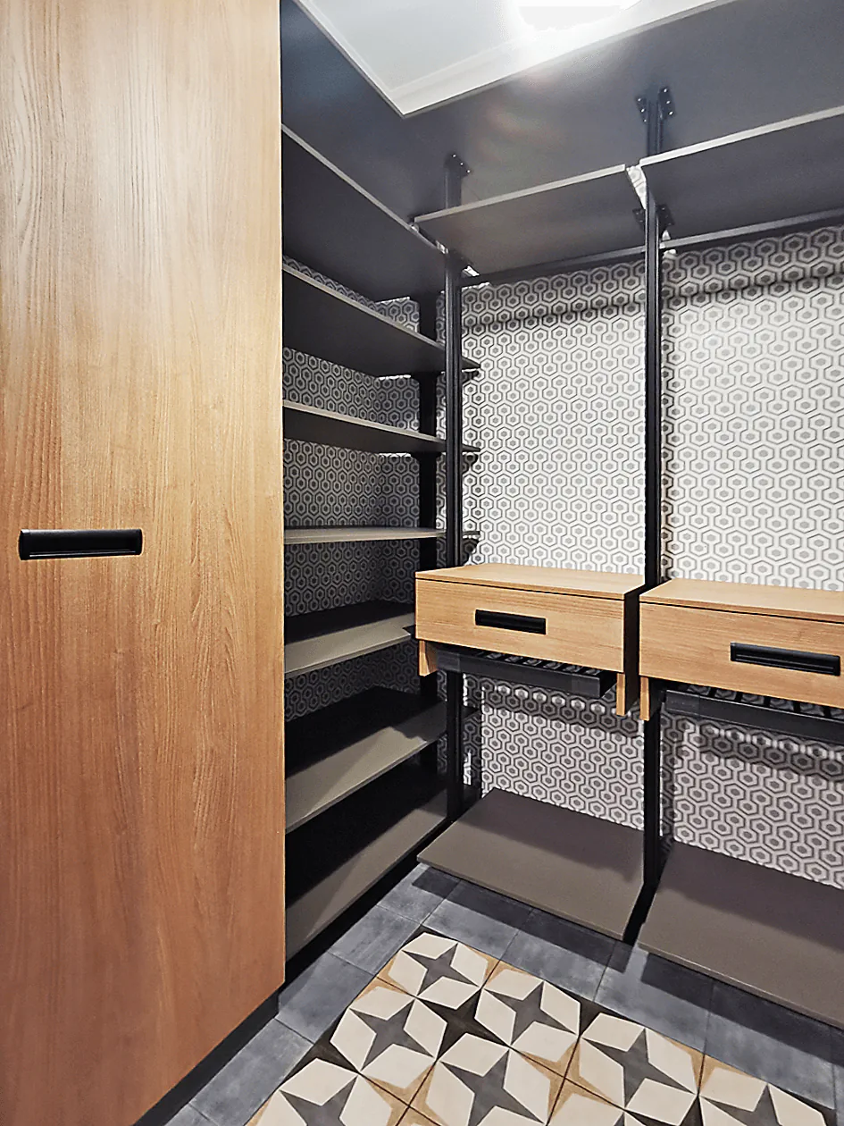 Гардеробная для мальчика Stilos Black с алюминиевыми стойками и LED подсветкой