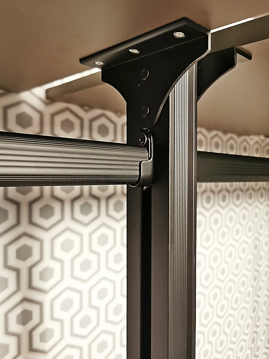 Гардеробная для мальчика Stilos Black с алюминиевыми стойками и LED подсветкой