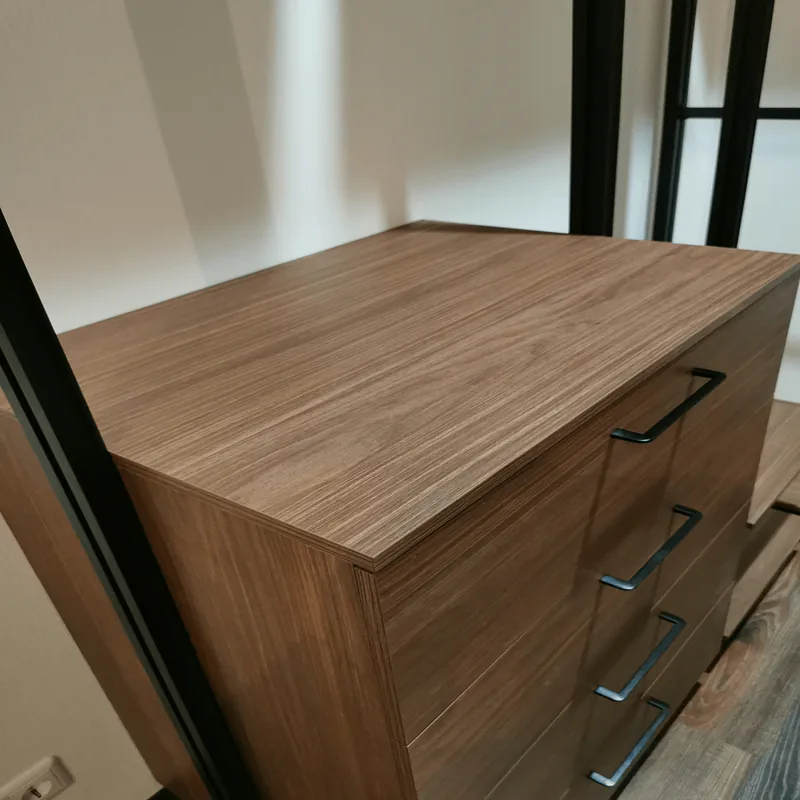 Гардеробная система Stilos Black из алюминия и лдсп с индивидуальным дизайном