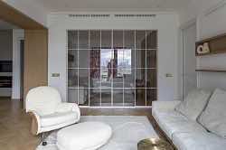 Интерьерная система со складными дверьми для гардеробных и зонирования пространства