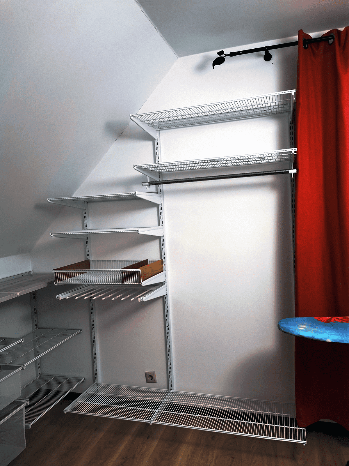 Модуль хранения с выдвижными сетчатыми корзинами