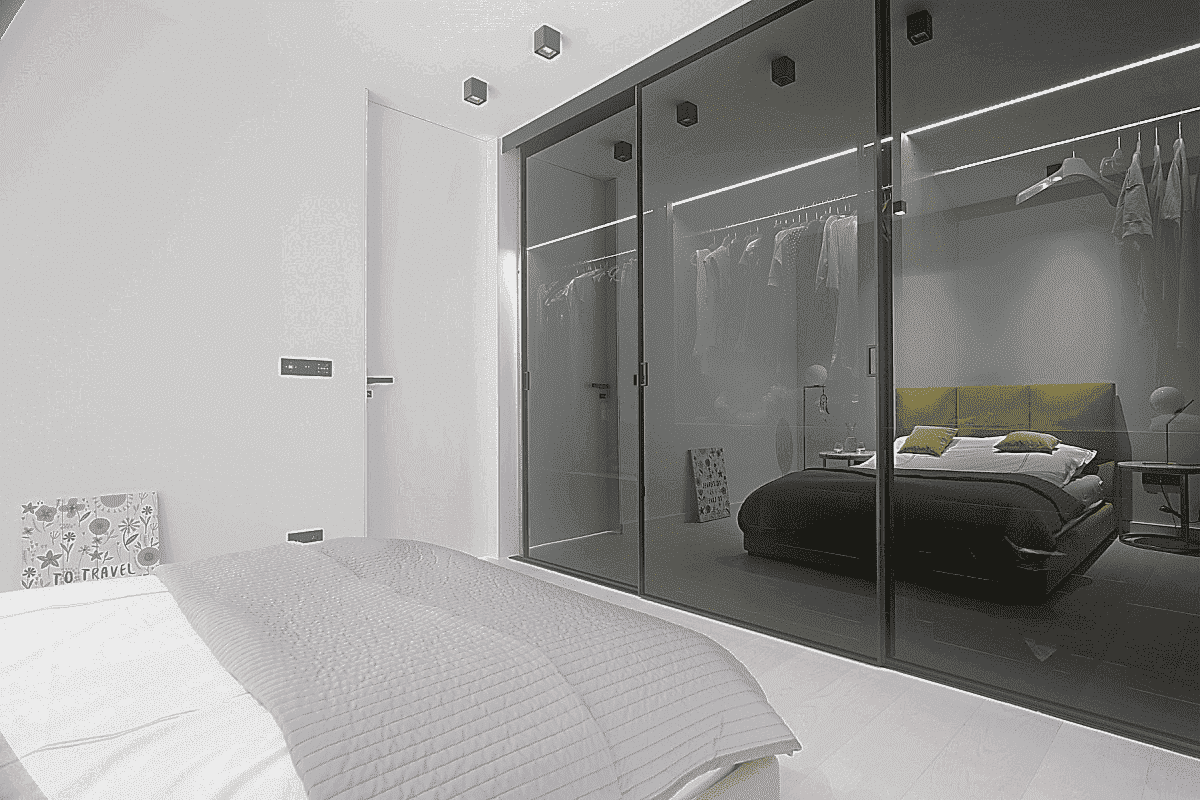 Складные двери премиум-класса для зонирования и экономии пространства