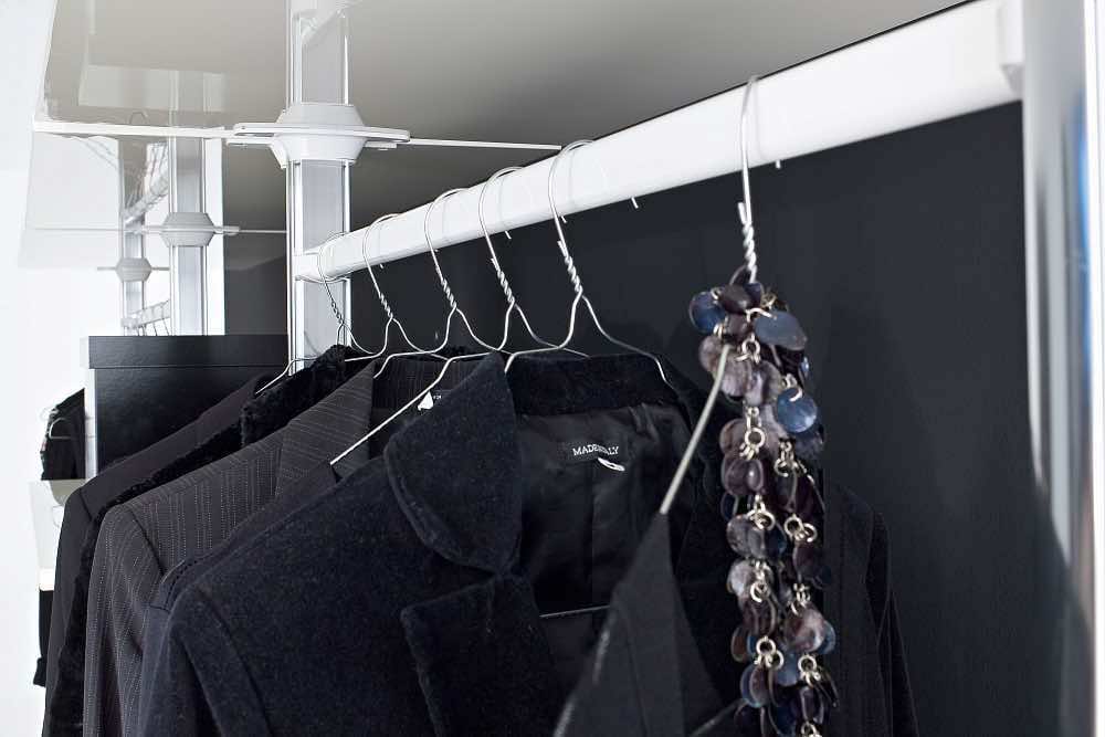 Шкаф с RPS системой для распашных дверей из алюминия и стекла