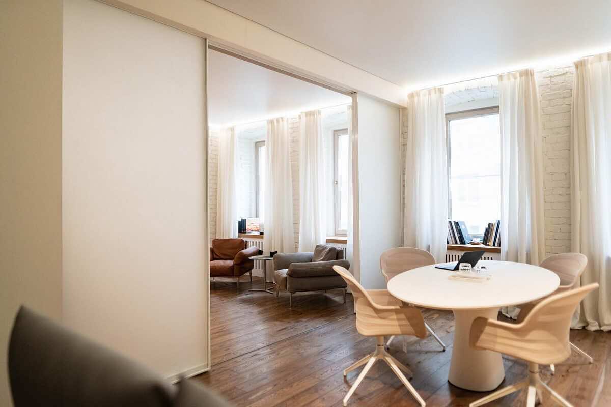 Гардеробная система Стилос из ЛДСП с алюминиевым профилем и фурнитурой Blum