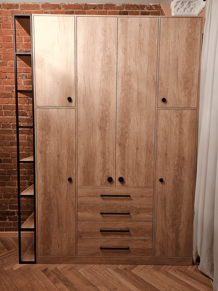 Шкаф на заказ с рабочей зоной и открытыми секциями