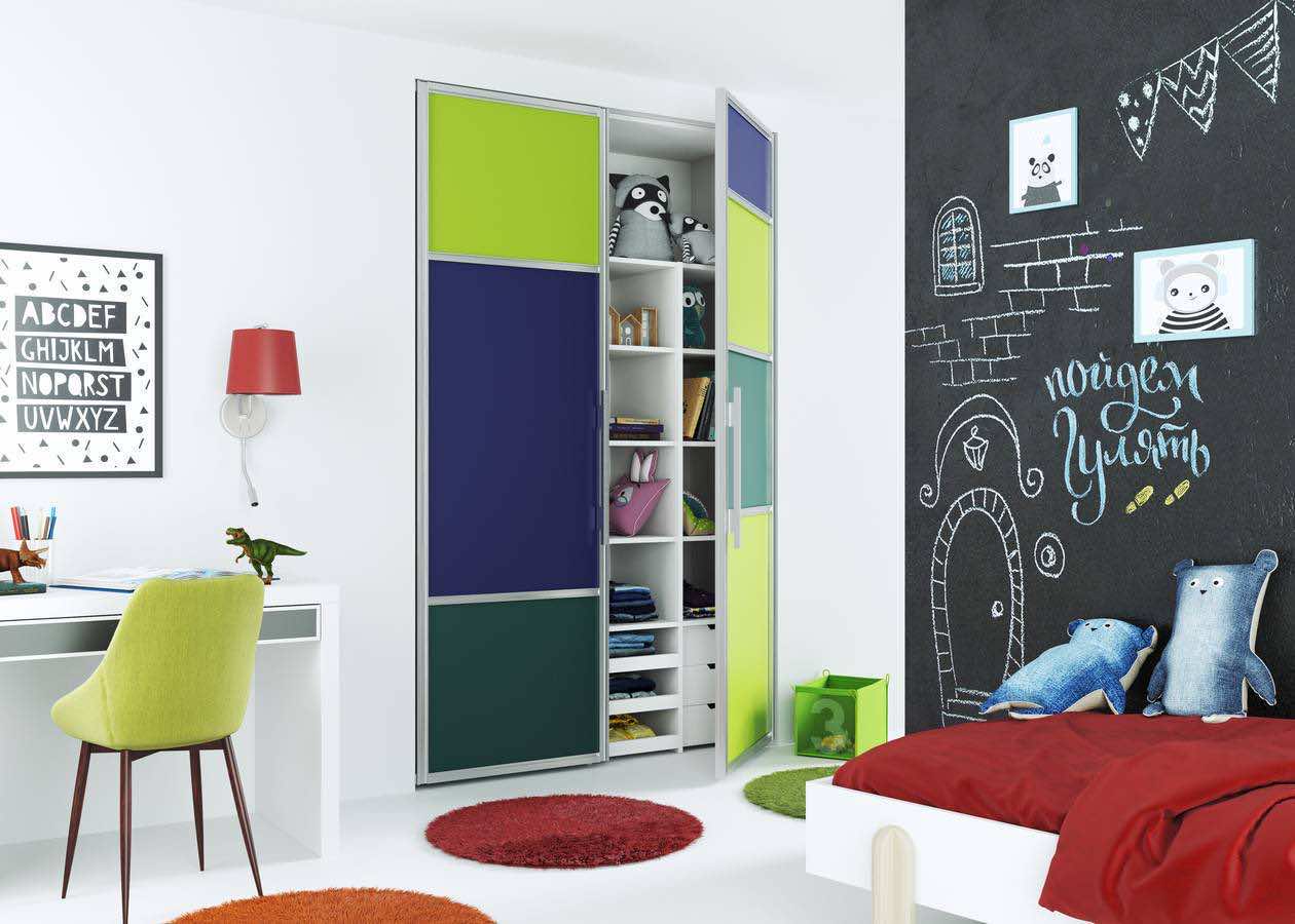 Корпусный шкаф-купе «Дуб белый» для эко-стиля с индивидуальным наполнением