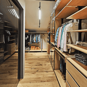 Гардеробная Stilos Black из алюминиевых профилей EUREKA с индивидуальным дизайном