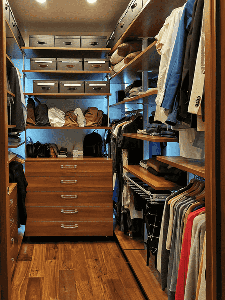 Комплексная гардеробная система с комодом и полками