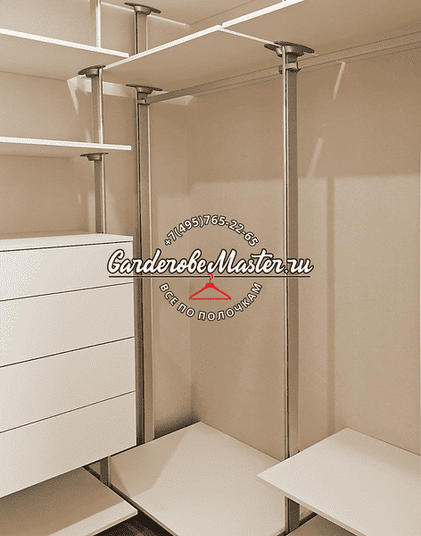 Гардеробная система с 5 полками, подвесным комодом и симметричной компоновкой модулей