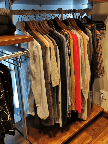 Штанга для хранения одежды в гардеробной системе